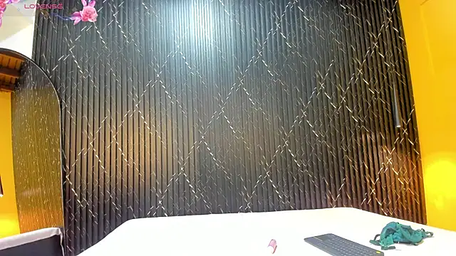 Snapshot of Miss_Ariaa chatting on 09.19.25 Miss Ariaa online show from 09.19.25