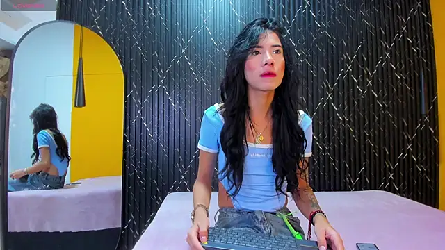 Snapshot of Miss_Ariaa chatting on 10.07.25 Miss Ariaa online show from 10.07.25