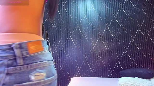 Snapshot of Miss_Ariaa chatting on 10.11.25 Miss Ariaa online show from 10.11.25