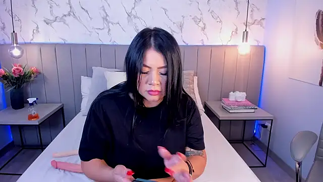 Snapshot of Amber_Santana chatting on 10.04.25 Amber Santana online show from 10.04.25