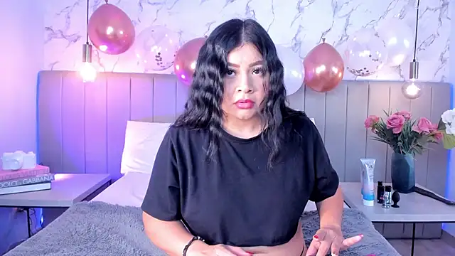 Snapshot of Amber_Santana chatting on 10.21.25 Amber Santana online show from 10.21.25