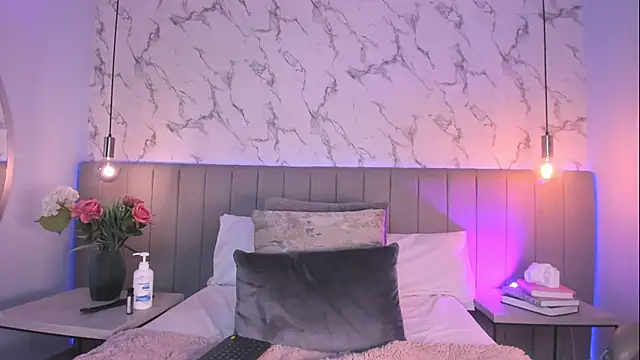 Snapshot of Amber_Santana chatting on 10.30.25 Amber Santana online show from 10.30.25