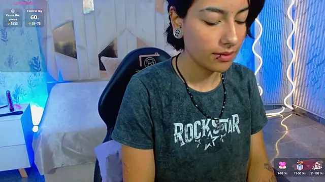 Snapshot of DAKOTA_TAY1 chatting on 09.24.25 DAKOTA TAY1 online show from 09.24.25