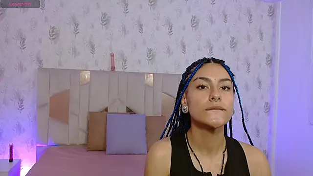 Snapshot of DAKOTA_TAY1 chatting on 10.10.25 DAKOTA TAY1 online show from 10.10.25