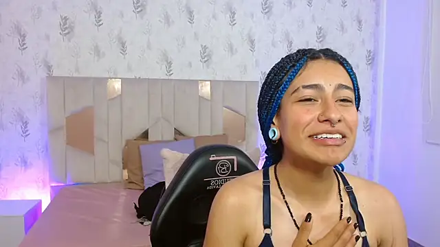 Snapshot of DAKOTA_TAY1 chatting on 10.27.25 DAKOTA TAY1 online show from 10.27.25