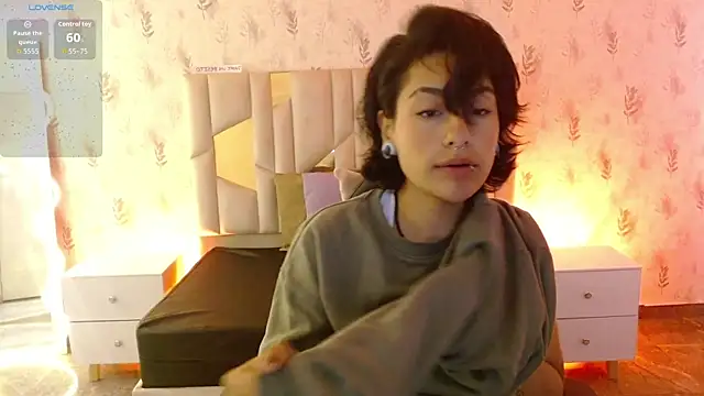 Snapshot of DAKOTA_TAY1 chatting on 11.05.25 DAKOTA TAY1 online show from 11.05.25