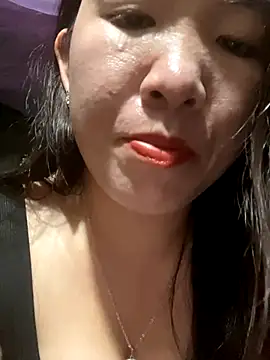 Snapshot of Luna-ass chatting on 09.29.25 Luna-ass online show from 09.29.25