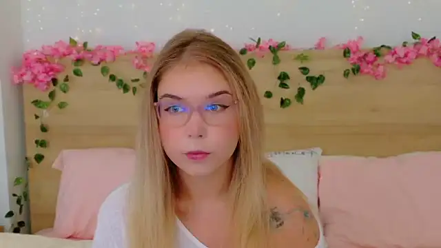 Lilith Bonheur online show from 11.20.25