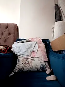 Snapshot of elif25 chatting on 10.18.25 elif25 online show from 10.18.25