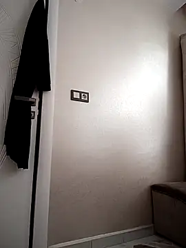 Snapshot of elif25 chatting on 10.24.25 elif25 online show from 10.24.25