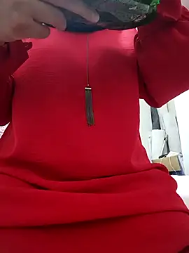 Snapshot of elif25 chatting on 10.28.25 elif25 online show from 10.28.25