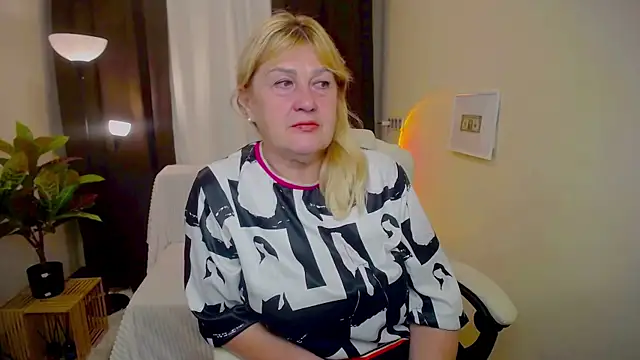 EmmaEllison online show from 09.14.25