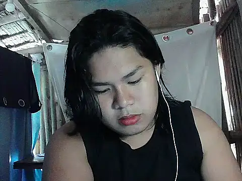 Huntrix2025 online show from 04.13.26