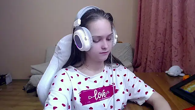 SharybbFace online show from 10.16.25