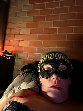 Snapshot of Rosabraguitas chatting on 10.25.25 Rosabraguitas online show from 10.25.25