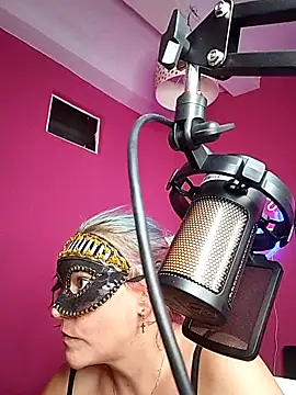 Snapshot of Rosabraguitas chatting on 11.03.25 Rosabraguitas online show from 11.03.25