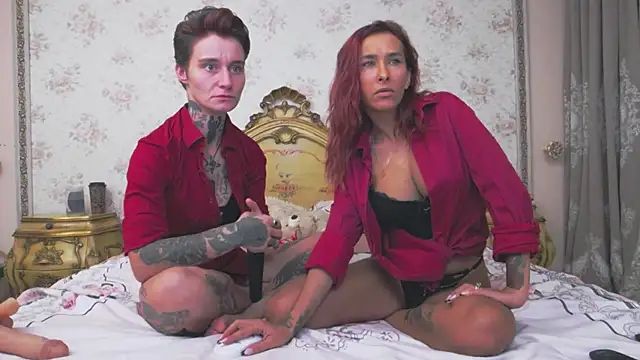 Snapshot of UnholyAngels chatting on 10.17.25 UnholyAngels online show from 10.17.25