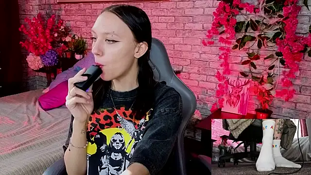 AdeliceLenoir online show from 09.24.25