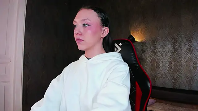 AdeliceLenoir online show from 10.03.25