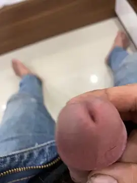 Snapshot of vila25cm chatting on 09.18.25 vila25cm online show from 09.18.25