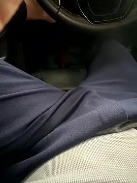 Snapshot of CZpublic chatting on 09.25.25 CZpublic online show from 09.25.25