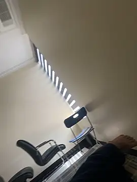 Snapshot of CZpublic chatting on 10.04.25 CZpublic online show from 10.04.25