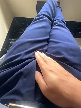 Snapshot of CZpublic chatting on 10.15.25 CZpublic online show from 10.15.25