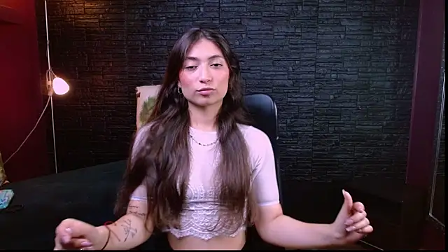 Lizzie Collin online show from 09.17.25