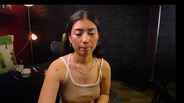 Lizzie Collin online show from 09.29.25