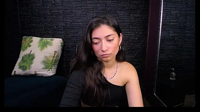 Lizzie Collin online show from 10.21.25