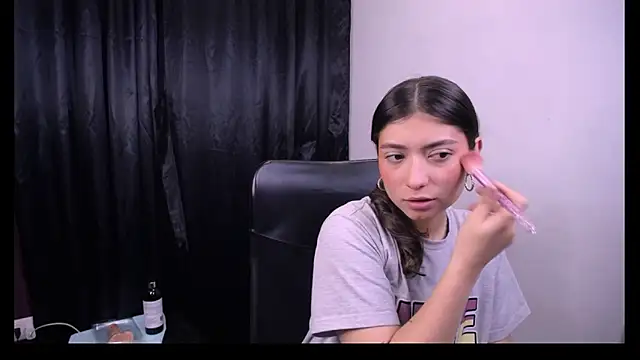 Lizzie Collin online show from 10.30.25