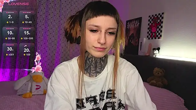 LilithPoison online show from 10.29.25