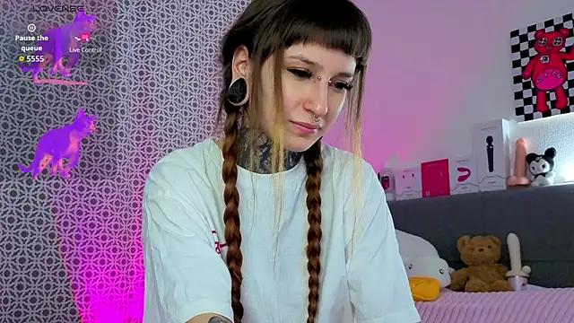 LilithPoison online show from 02.12.26