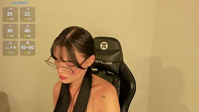 Sofia pregnant online show from 10.14.25