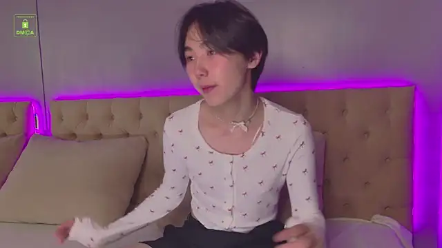 Snapshot of HeejinWang chatting on 10.15.25 HeejinWang online show from 10.15.25