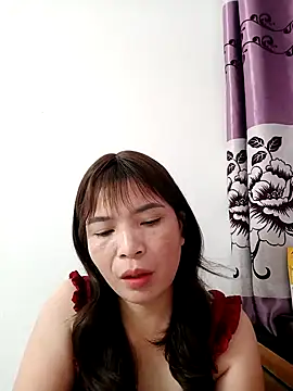 Livelulu online show from 10.25.25