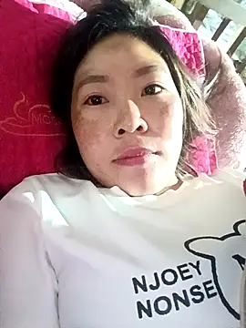 Snapshot of Siathong chatting on 09.20.25 Siathong online show from 09.20.25