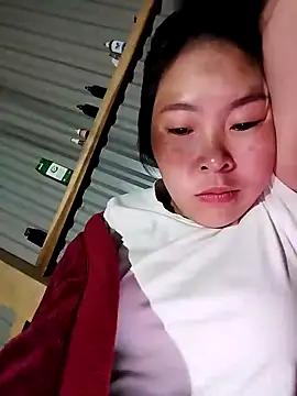 Snapshot of Siathong chatting on 10.04.25 Siathong online show from 10.04.25