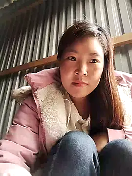 Snapshot of Siathong chatting on 10.06.25 Siathong online show from 10.06.25