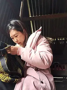 Snapshot of Siathong chatting on 10.21.25 Siathong online show from 10.21.25