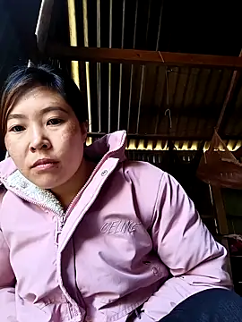 Snapshot of Siathong chatting on 10.23.25 Siathong online show from 10.23.25