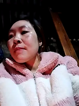 Snapshot of Siathong chatting on 10.29.25 Siathong online show from 10.29.25