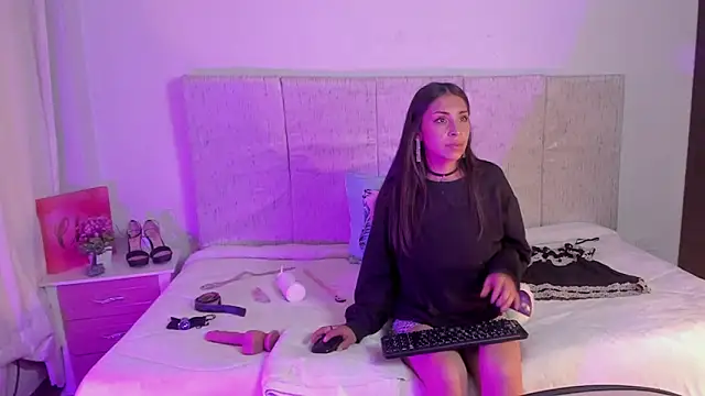 Snapshot of selene_hijadelaluna chatting on 09.17.25 selene hijadelaluna online show from 09.17.25