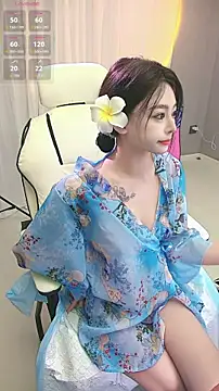 Snapshot of lulu5211 chatting on 10.18.25 lulu5211 online show from 10.18.25