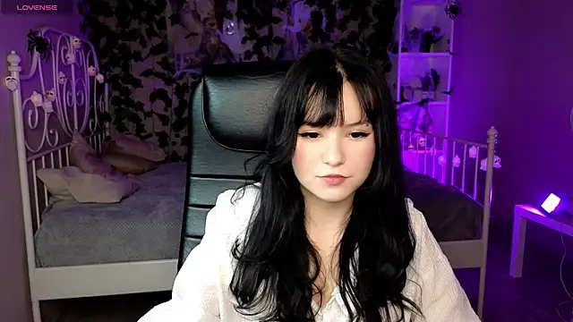 Snapshot of Aurora_Gilbert chatting on 10.25.25 Aurora Gilbert online show from 10.25.25