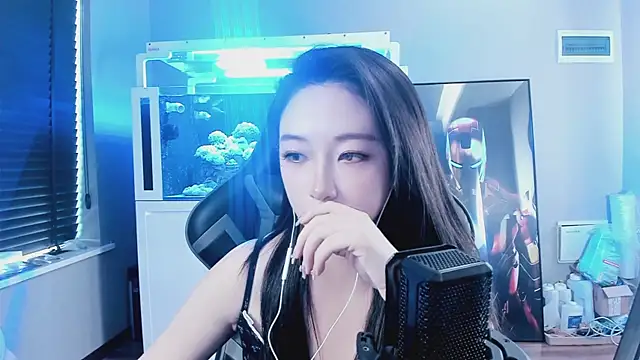 Snapshot of Keke-Bai chatting on 10.01.25 Keke-Bai online show from 10.01.25