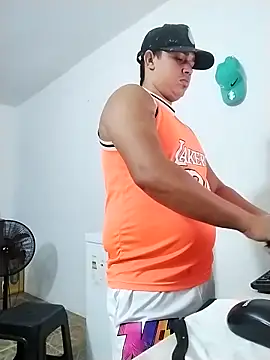 Snapshot of Alex_man23 chatting on 11.08.25 Alex man23 online show from 11.08.25