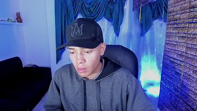 Hunteer Boy online show from 10.02.25