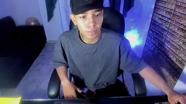 Hunteer Boy online show from 10.03.25