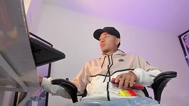 Hunteer Boy online show from 10.17.25